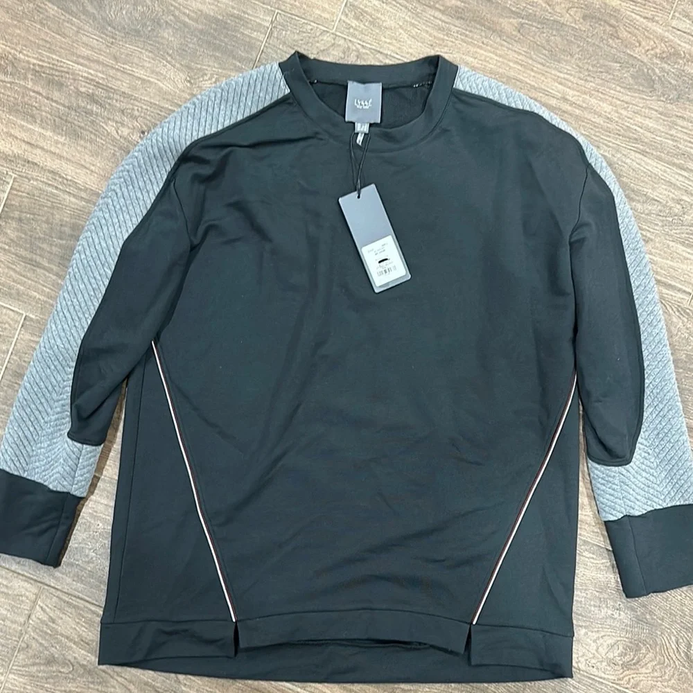 Lysse Black and Gray Crew Neck Sweater with Sporty Asymmetry.#9